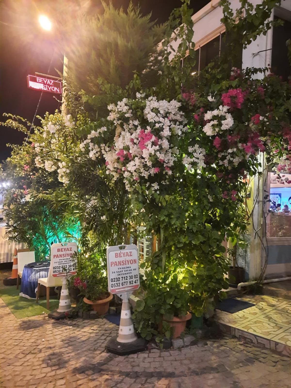 Beyaz Apart Pansiyon Çeşme المظهر الخارجي الصورة