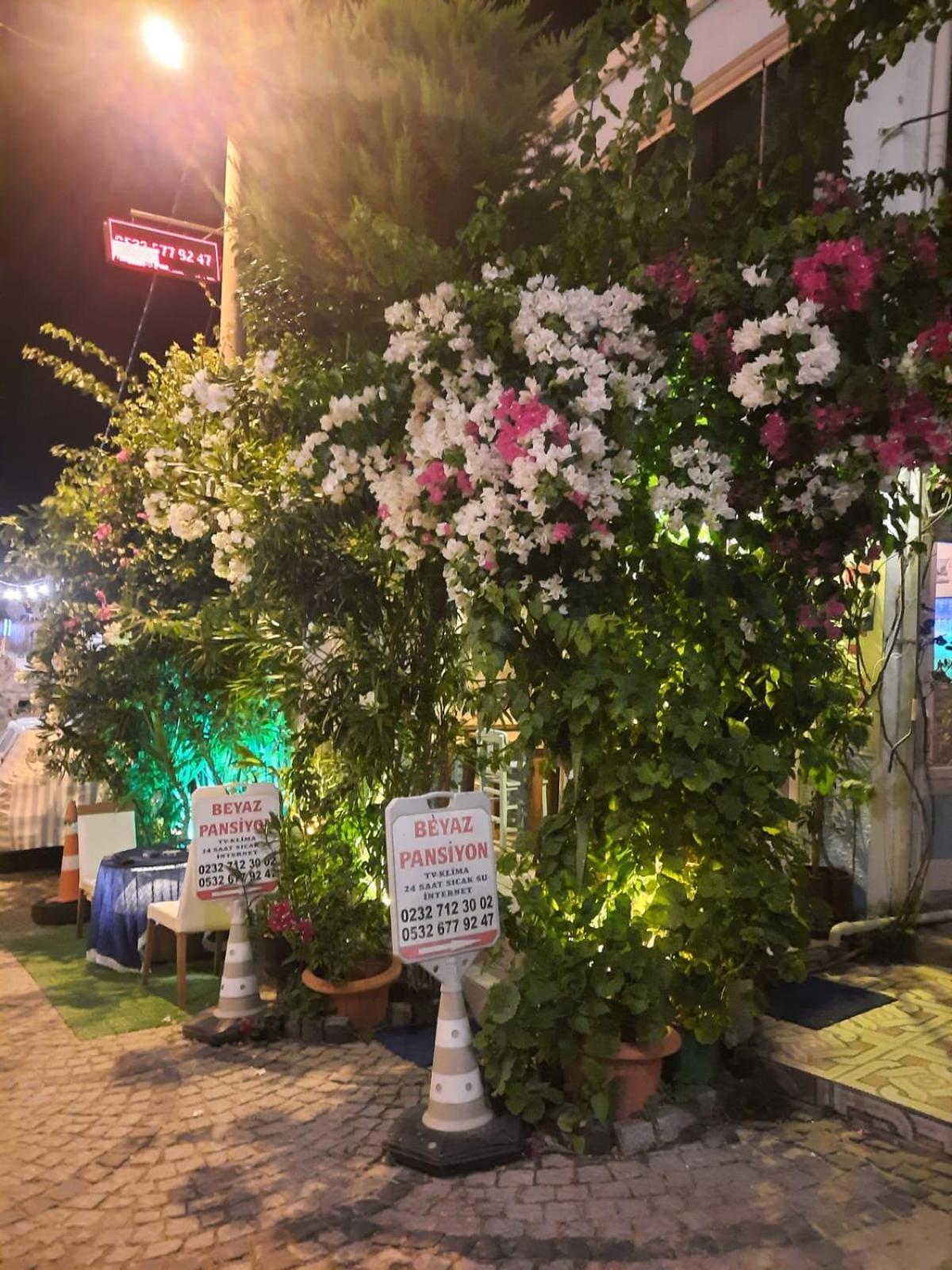 Beyaz Apart Pansiyon Çeşme المظهر الخارجي الصورة